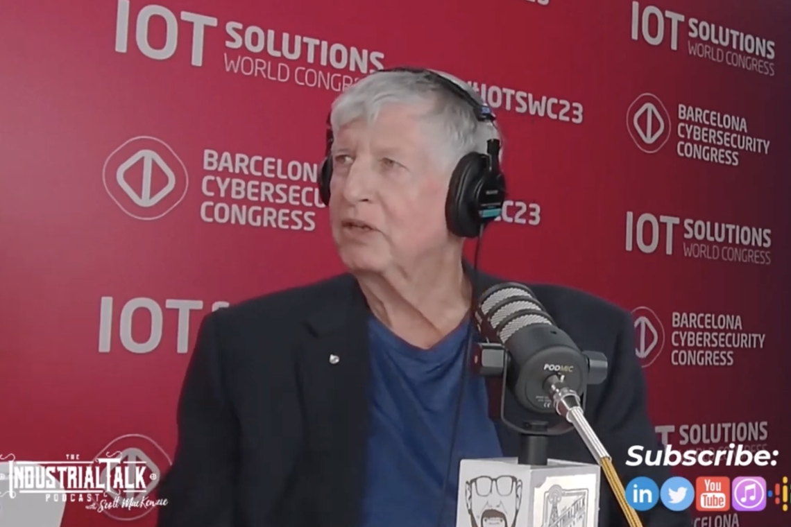 Michael Grieves durante un'intervista all'IoT Solutions World Congress dedicata all'evoluzione del Digital Twin.